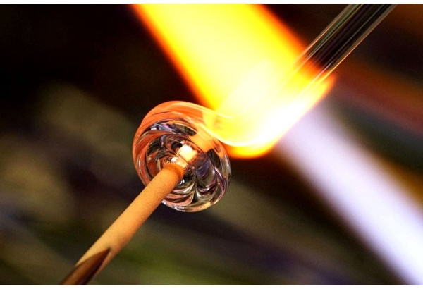 Flame Glass Studio lasihelmikurssi 1h
