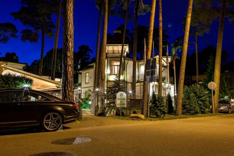 Yöpyminen Dzintara-huoneessa ja SPA-keskuksen käyttö "TB Palace Hotel & SPA"