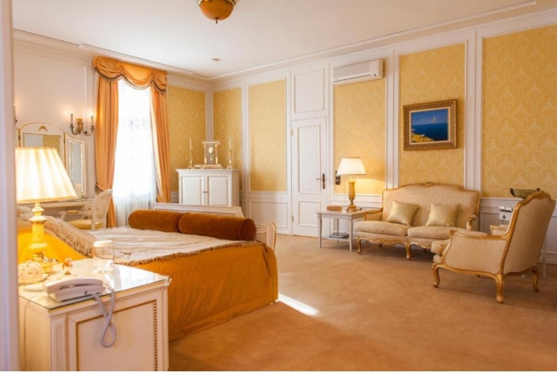 Yöpyminen Dzintara-huoneessa ja SPA-keskuksen käyttö "TB Palace Hotel & SPA"