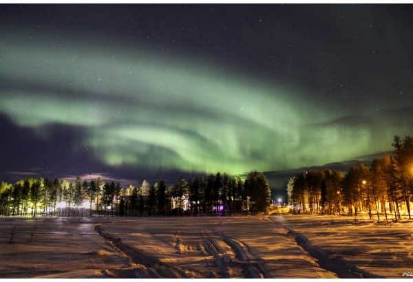 Kelkkasafari revontulia etsimään kahdelle