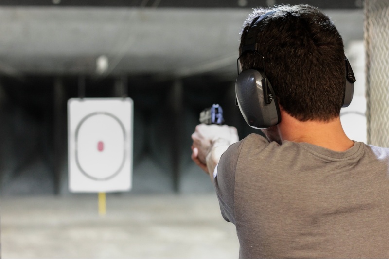 Pistooliammuntaa .22 lr ja 9mm -aseilla