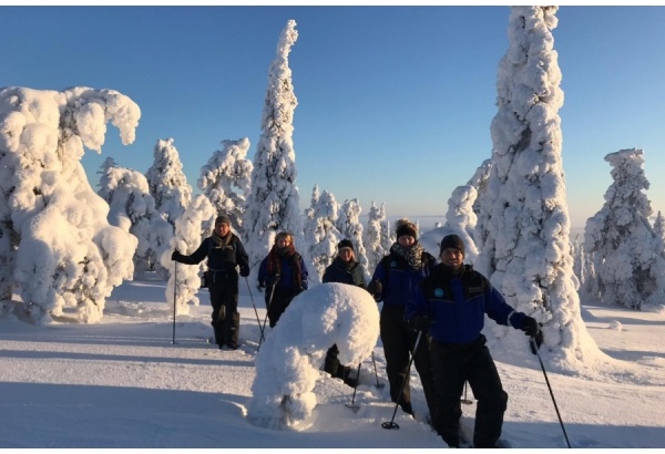 Lumikenkäretki Oulangan Kansallispuistoon