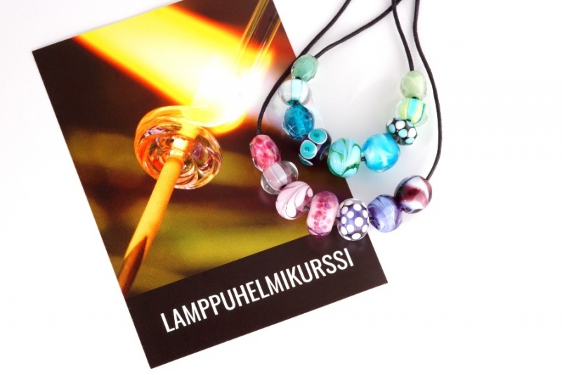 Flame Glass Studio lasihelmikurssi 1h