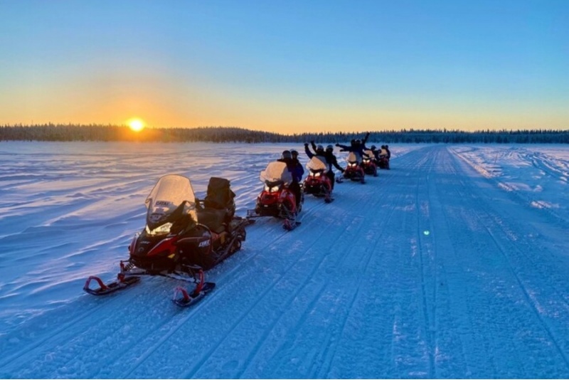 Metsäretki moottorikelkalla