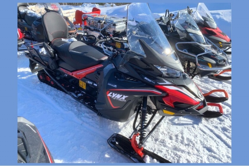 Moottorikelkkavuokraamo: Extreme
