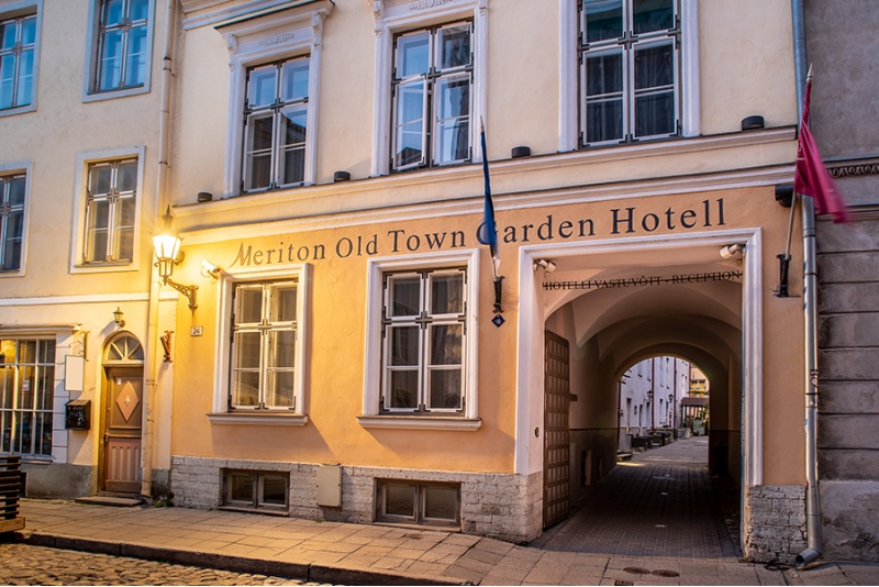 Romantiikkapaketti Meriton Old Town Garden -hotellissa, Tallinna