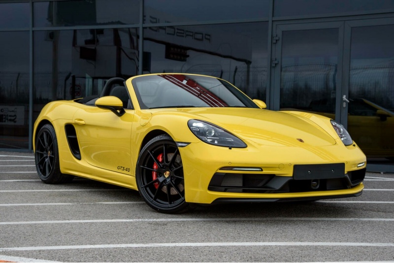 Elämysajo "5 kierrosta” Porsche 718 Boxster GTS 4.0:lla Pärnussa
