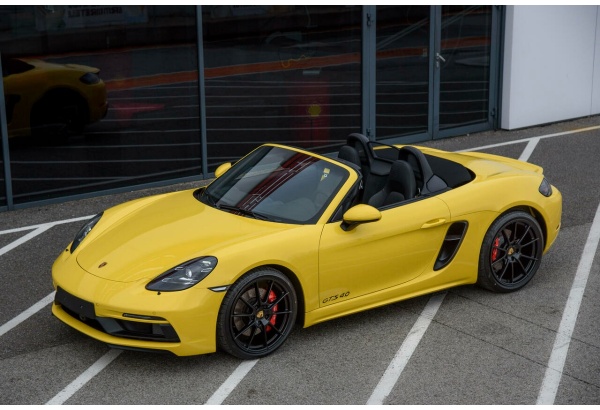 Elämysajo "5 kierrosta” Porsche 718 Boxster GTS 4.0:lla Pärnussa