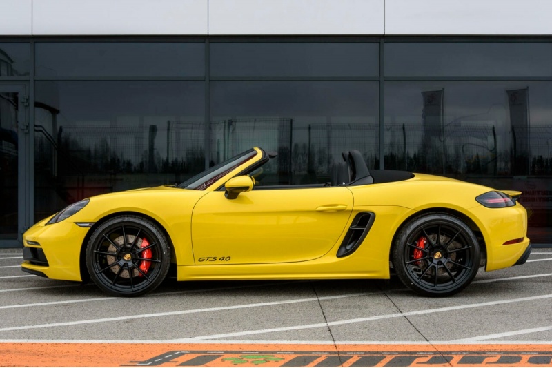 Elämysajo “3 kierrosta” Porsche 718 Boxster GTS 4.0:lla Pärnussa