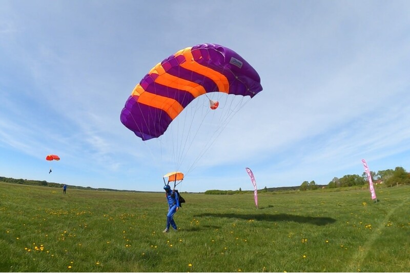 Static Line -laskuvarjohyppy aloittelijoille Daugavpilsissä