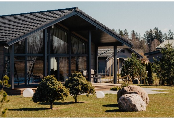 LUX-loma kahdelle "SEOVILLAGE Resort & Spa" -lomakeskuksessa, sisältäen SPA:n, aamiaisen ja romanttisen illallisen
