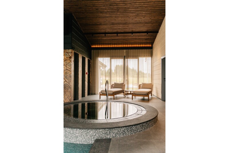 LUX-loma kahdelle "SEOVILLAGE Resort & Spa" -lomakeskuksessa, sisältäen SPA:n, aamiaisen ja romanttisen illallisen