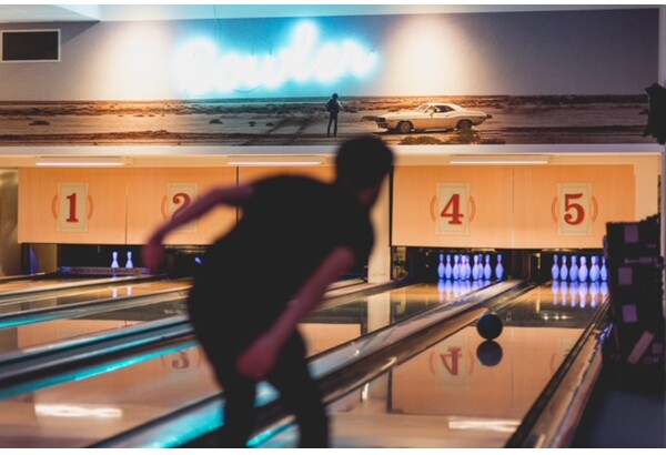 2 tunnin lahjakortti Bowlerin palveluihin