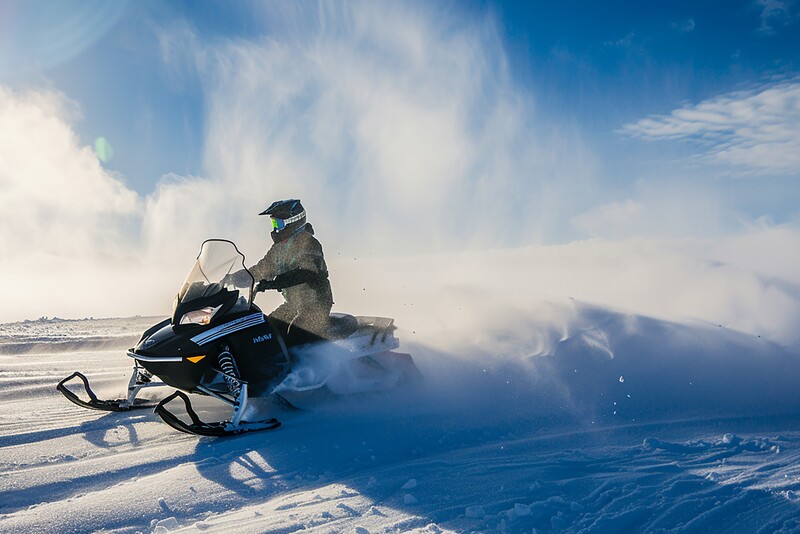 Moottorikelkkavuokraamo: Touring