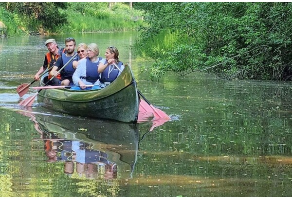 Suurkanoottiretki Mustijoella ja nuotiohetki Sarvikodalla