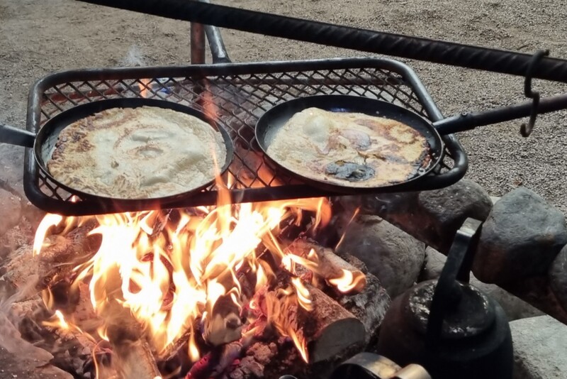 Suurkanoottiretki Mustijoella ja nuotiohetki Sarvikodalla