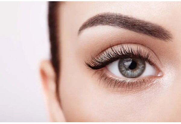 Lash lift ja ripsien värjäys