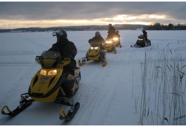 Moottorikelkkasafari